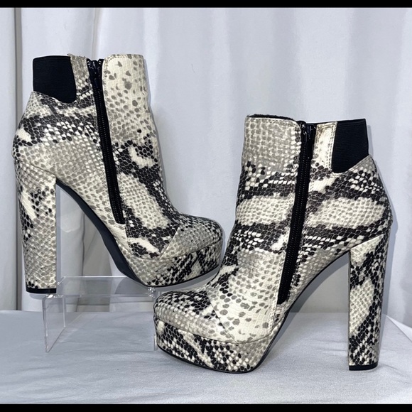 Qupid Round Toe Elastic Gore Chunky Platform Ankle Booties in Stone Snakeskin - Picture 4 of 12